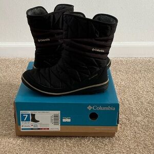 Women’s Columbia Black Winter Quilted Boots- Size 7